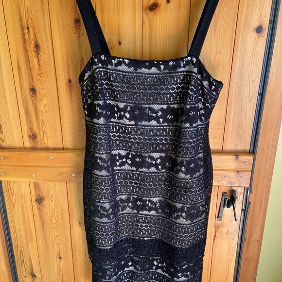 R & M Richards Black Lace Dress, Size 14 - Picture 3 of 6